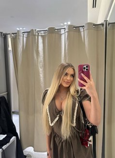 Amina - puta in Tbilisi Photo 3 of 13