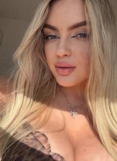 Amina - puta in Tbilisi Photo 10 of 13