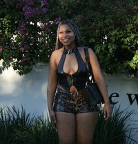 Amina - escort in Muscat