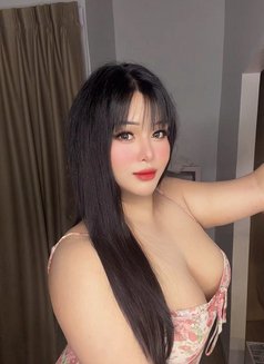 Amina - Transsexual escort in Jeddah Photo 10 of 10