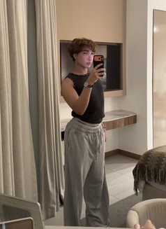 Amir|أمير - Acompañantes masculino in Dubai Photo 2 of 9