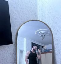 Amir Demir - Male escort in İstanbul