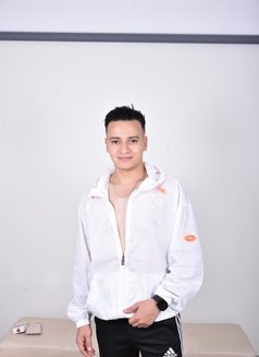 Amir for man and Lady - Male escort in Abu Dhabi Photo 1 of 4