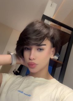Amir - Male escort in Jeddah Photo 6 of 8