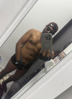 Amir - Male escort in Dubai Photo 2 of 2