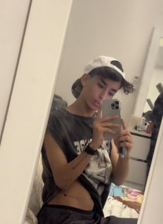 Amir - Transsexual escort in Casablanca Photo 2 of 3