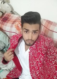 Amir - Intérprete masculino de adultos in Lahore Photo 1 of 4