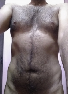 Looking for sexy gym guys - Male escort in Colombo Photo 2 of 5