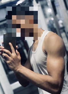 Amir sexy looking man for the ladies - Male escort in Kandy Photo 2 of 10