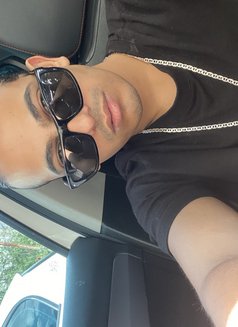 Amir sunrise - Male escort in İstanbul Photo 2 of 10