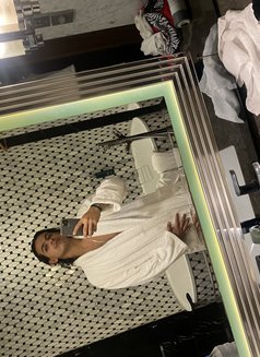 Amir sunrise - Male escort in İstanbul Photo 7 of 7
