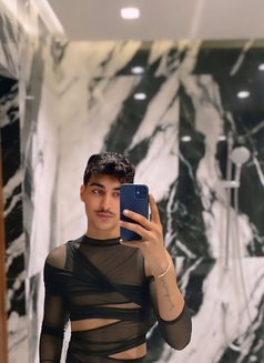 Amir - Male escort in Jeddah Photo 8 of 9