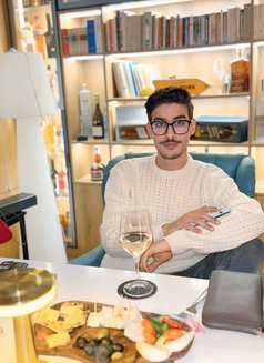 Amir - Male escort in Jeddah Photo 22 of 23