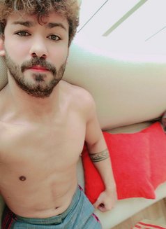 Amir - Male escort in Abu Dhabi Photo 2 of 3