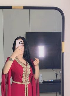 Amira Arabic Model - puta in Dubai Photo 5 of 15