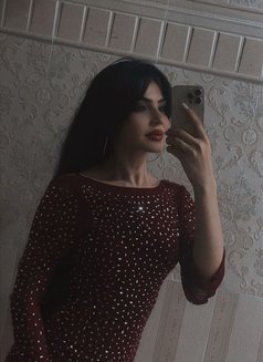 Amira - puta in Muscat Photo 2 of 9