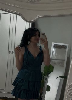 Amira - puta in Muscat Photo 4 of 9