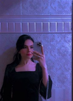 Amira - puta in Muscat Photo 5 of 9