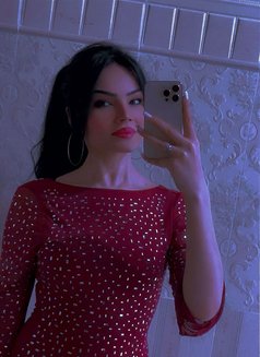 Amira - puta in Muscat Photo 7 of 9