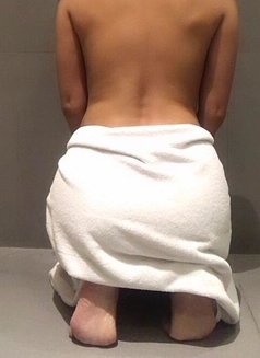 Amira sexy slim hot in bed - puta in Bali Photo 5 of 7