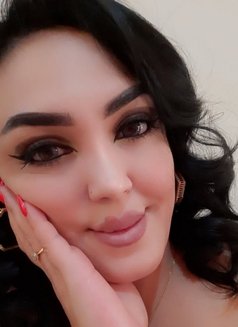 Amira - puta in Muscat Photo 4 of 5