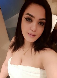 Amira - puta in Muscat Photo 5 of 5