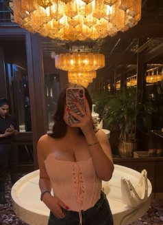 Amira - escort in Dubai Photo 4 of 4