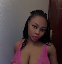 Amira - escort in Kuwait Photo 1 of 4