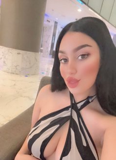 Amira - puta in İstanbul Photo 3 of 6