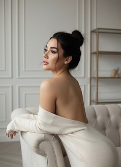 Amira - puta in Bangkok Photo 7 of 9
