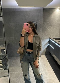 Amira - escort in Dubai Photo 5 of 9