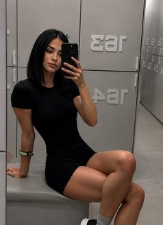 Amira - Transsexual escort in Riyadh Photo 1 of 5