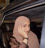 Amira - puta in Muscat Photo 1 of 3