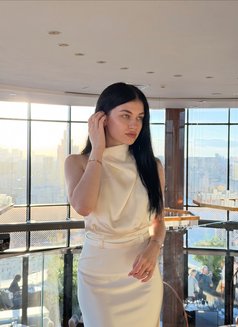 Amira - escort in Dubai Photo 2 of 7
