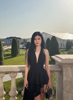 Amira - escort in Dubai Photo 3 of 7