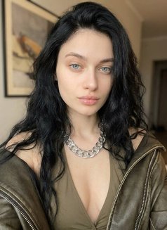 Amira - escort in Dubai Photo 6 of 7