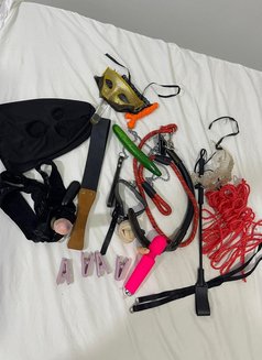 Amirah - puta in Muscat Photo 4 of 5