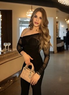 AMIRAH TS LATINA ARAB - Acompañantes transexual in London Photo 1 of 15