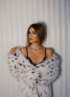 AMIRAH VIP LONDON | Arab Latina - Transsexual escort agency in London Photo 1 of 23