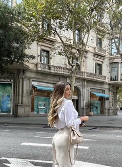 AMIRAH LATINA ARAB |CHELSEA - Acompañantes transexual in London Photo 15 of 17