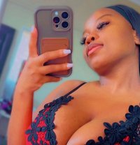 Amiria - escort in Doha Photo 5 of 5