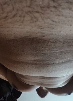 Amis - masseur in Muscat Photo 12 of 12