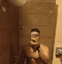 Amis - Acompañantes masculino in Chandigarh