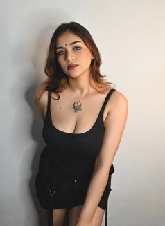 Amisha - escort in Hyderabad Photo 2 of 4