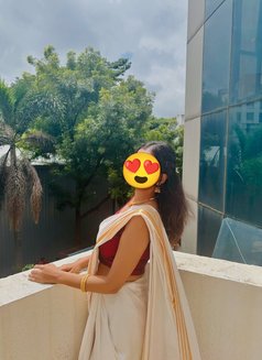 Amisha - escort in Kochi Photo 1 of 3