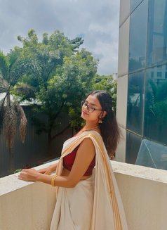 Amisha - escort in Kochi Photo 2 of 3