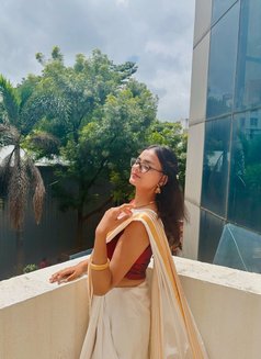 Amisha - escort in Kochi Photo 3 of 3