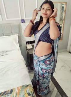 Amisha - escort in Mumbai Photo 2 of 3