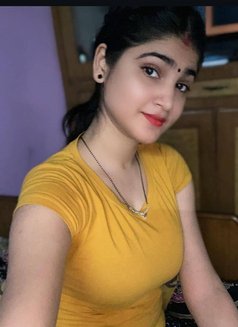 Amisha - escort in Mumbai Photo 1 of 6