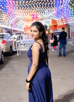 Amisha - escort in Mumbai Photo 4 of 6